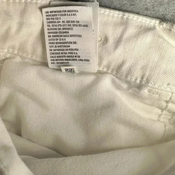 American Eagle white midi super stretch shorts size 6 - Picture 7 of 10